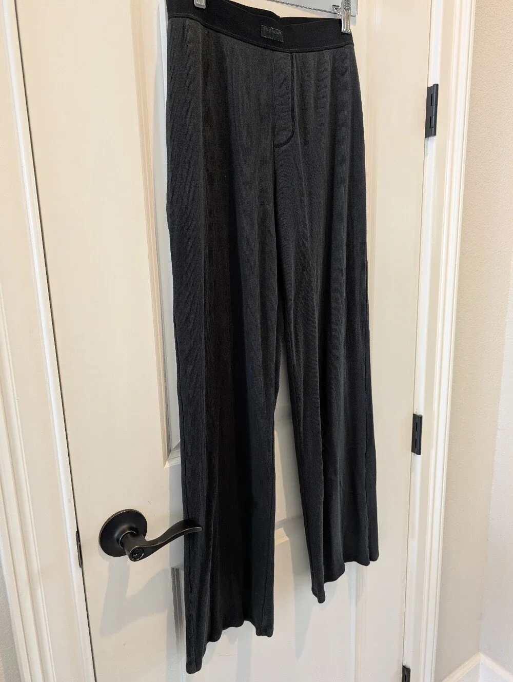 Skims Ribbed Cotton Pants - Picture 6 of 7